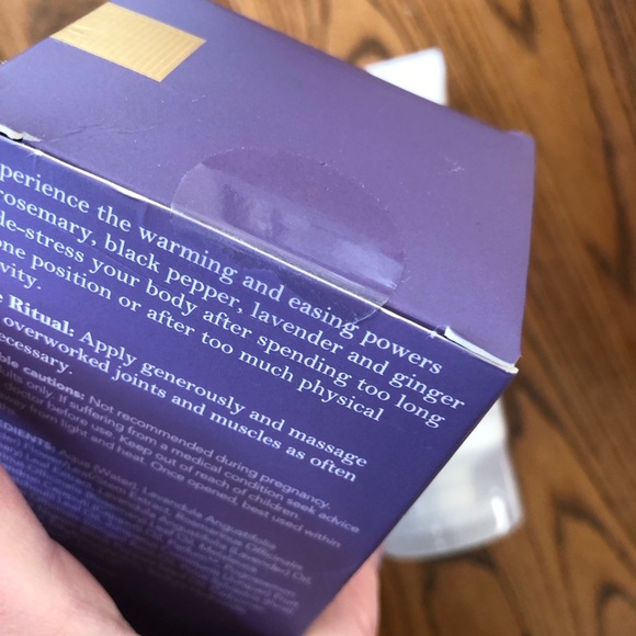 Aromatherapy Associates London De-stress Muscle Gel 150ml note the wear to box - Picture 7 of 9